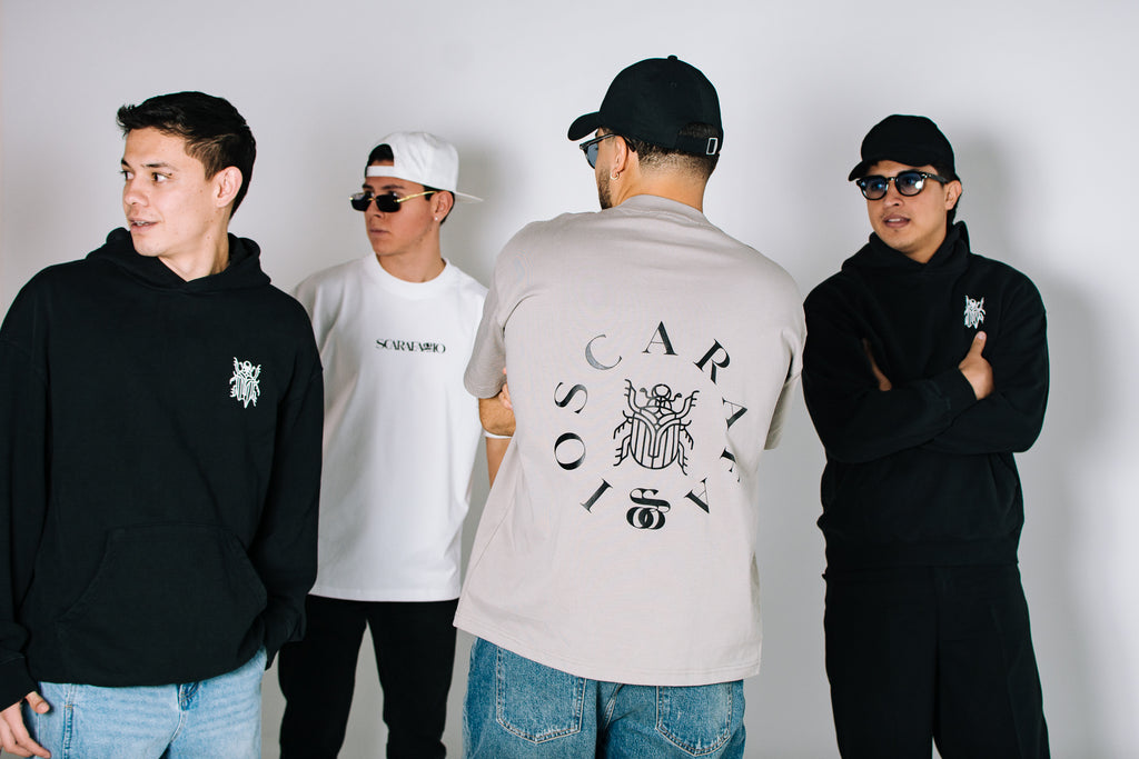 Emblema Eterno Playera Gris Semi Oversize