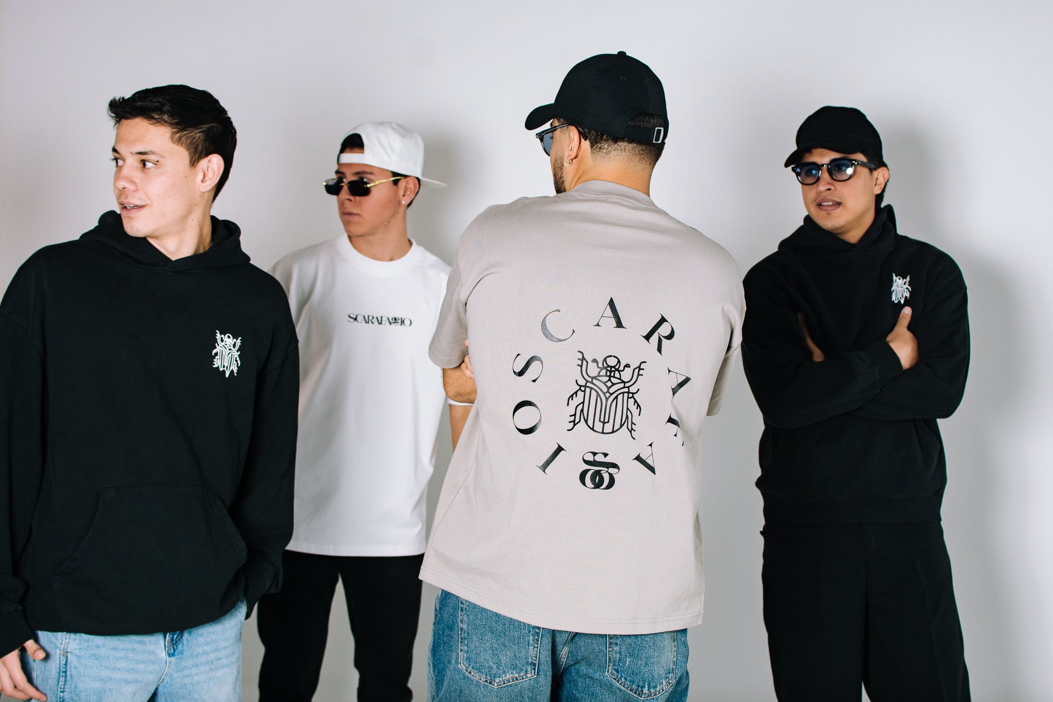 Emblema Eterno Playera Gris Semi Oversize